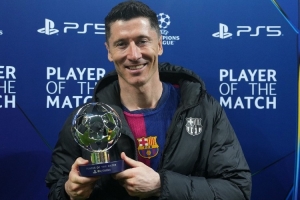 双响建功！莱万当选巴萨4-0多特一役欧足联官方全场最佳球员